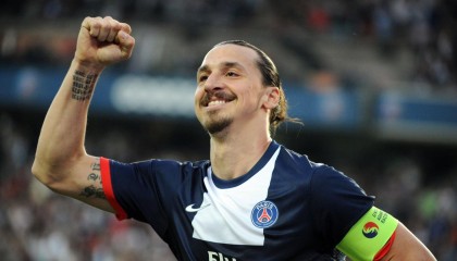 九游网页版入口-夺冠秘诀：冠军队伍的战术打法与团队精神，冠军争夺