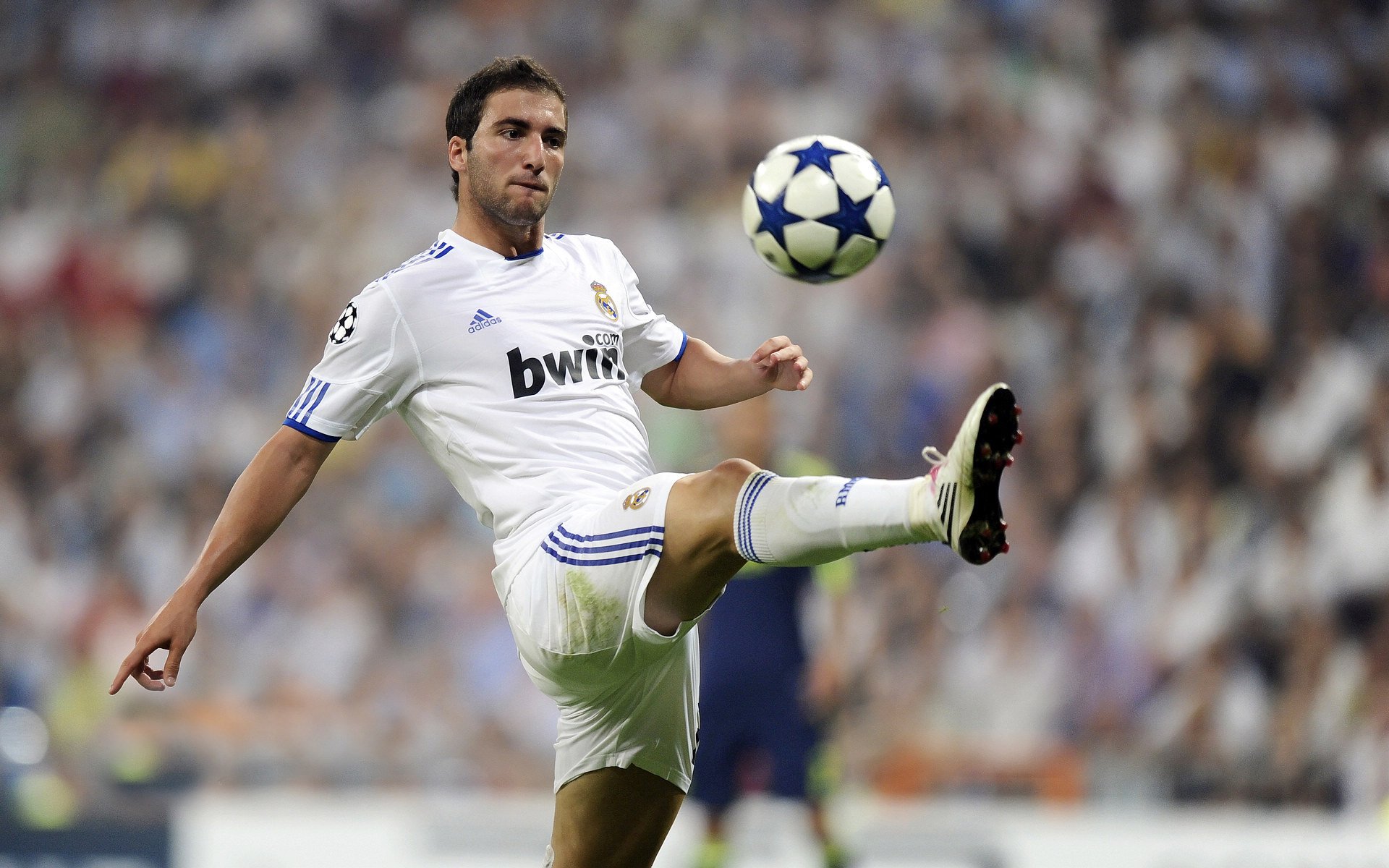 【比赛战报】顶级运动员在大赛中的攻守策略一览,运动员的四大比赛能力